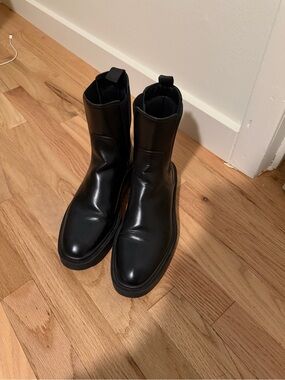Zara Black Chelsea Boots